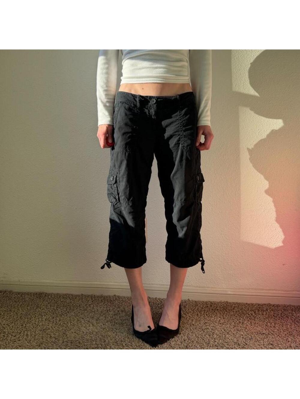 Vintage authentic rare y2k low rise wide leg black cargo capris